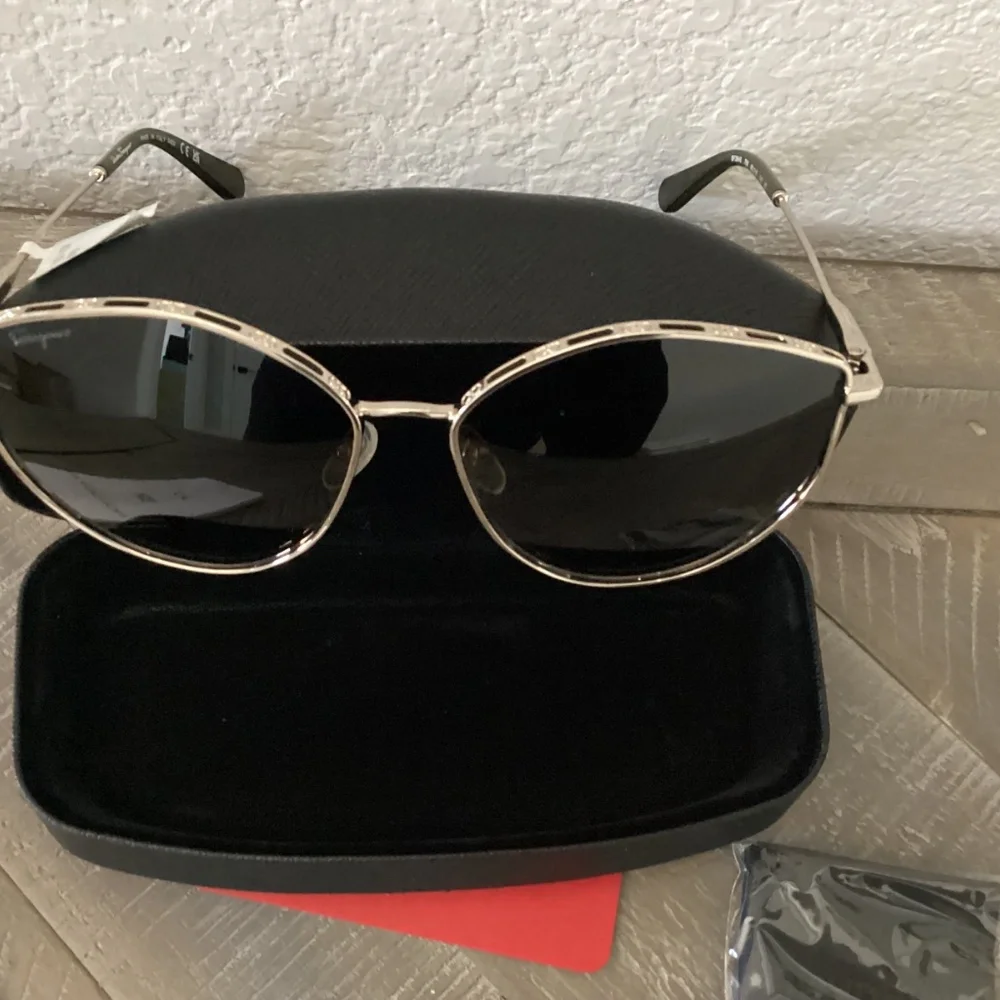 FERRAGAMO Gancini Tea Cup 59mm Gradient Round Sunglasses